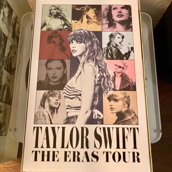 Taylor Swift - The Eras Tour - VIP Package Complete Box - Picture 4 of 7